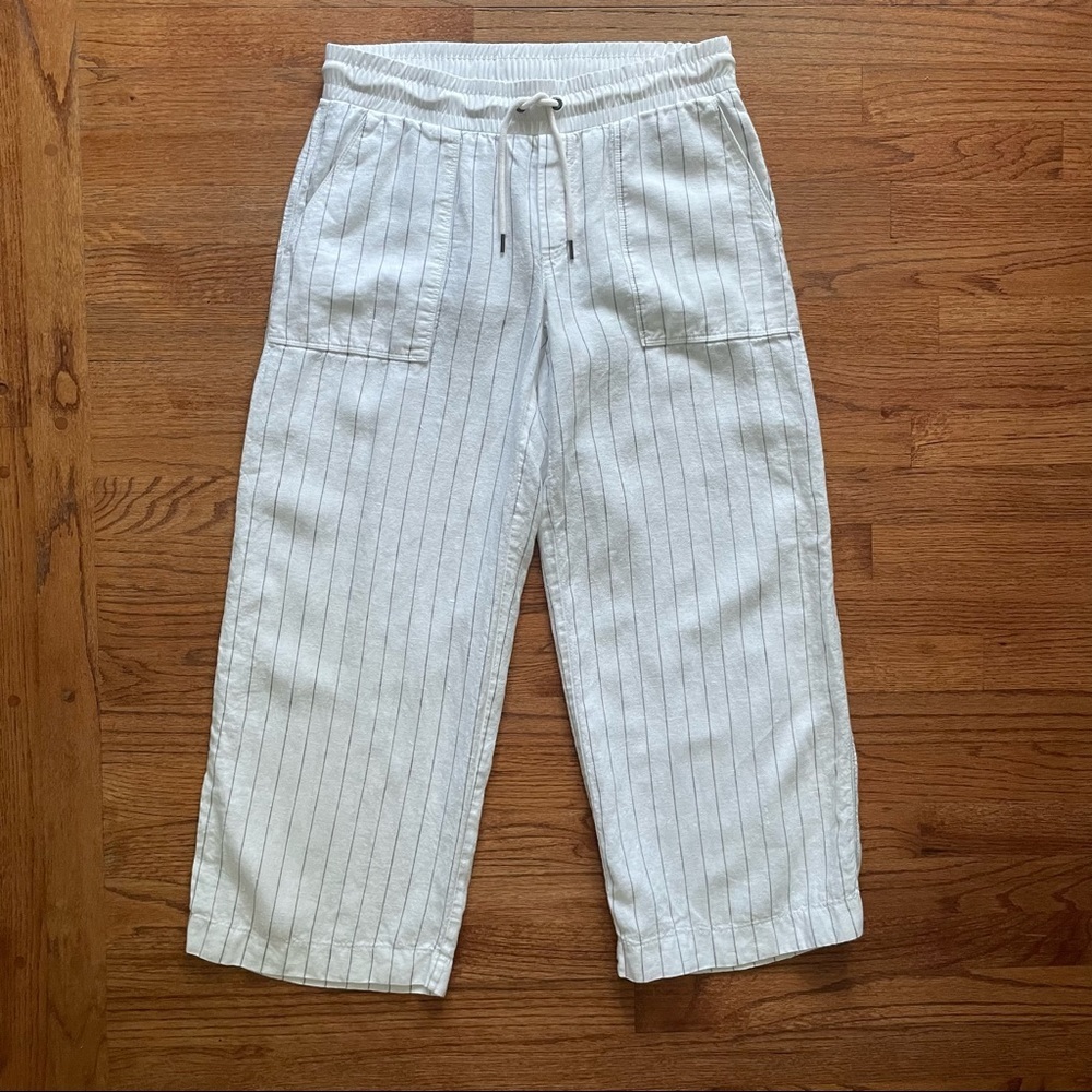 Athleta Bali White Silver Gray Striped Crop Pants size 10 T - Picture 2 of 12